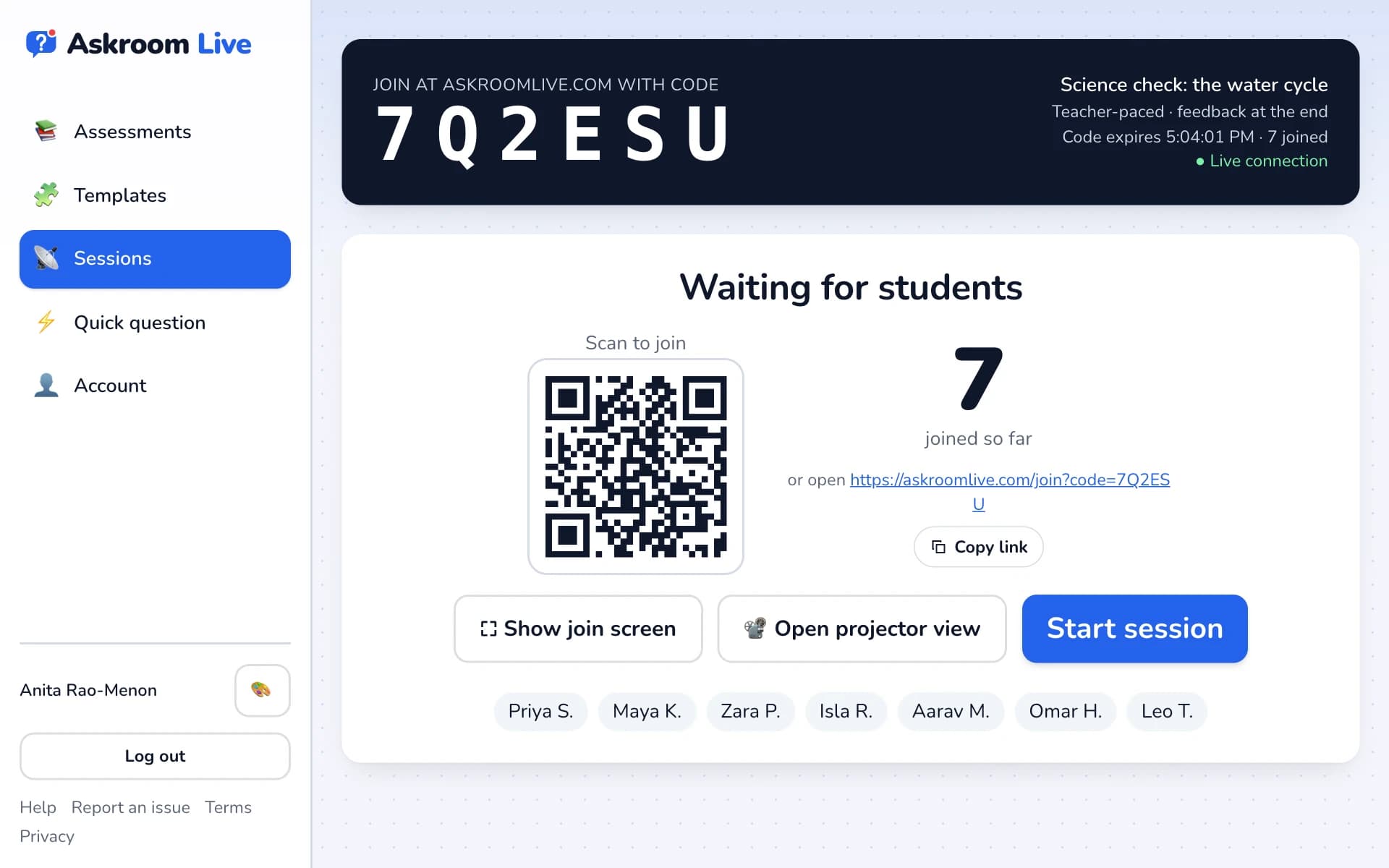 The waiting screen with the code and the students who joined